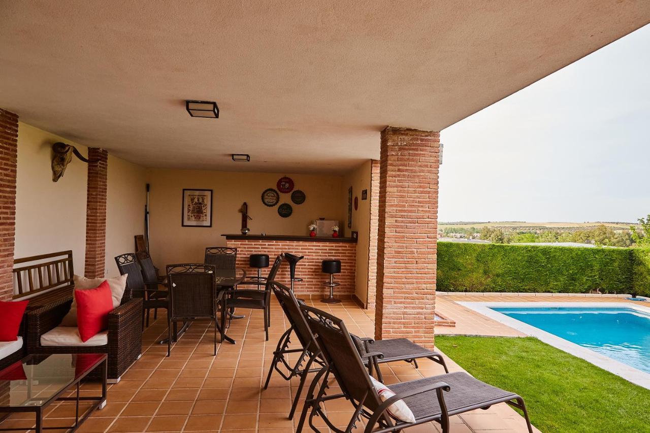 Villa Alcotan Layos By Toledo Ap מראה חיצוני תמונה